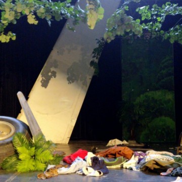 Openingsscene - Toneelvereniging Plankenkoorts 